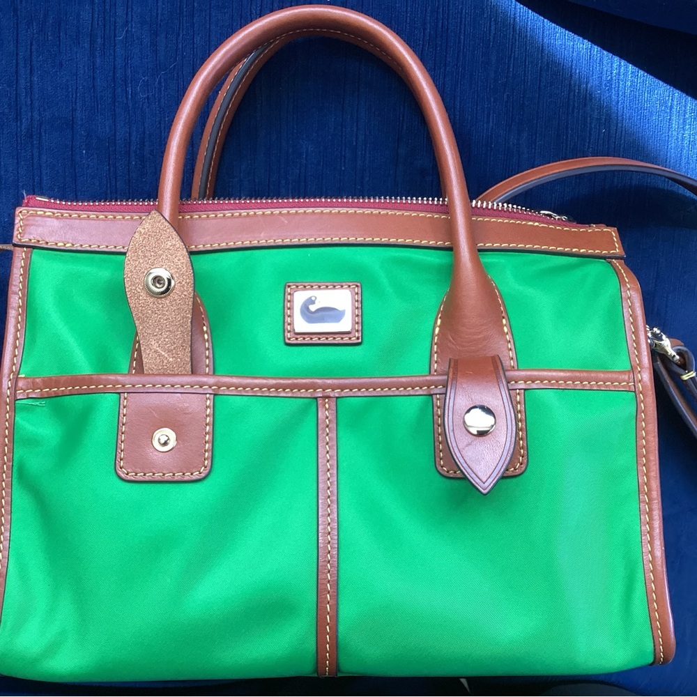 Dooney& Bourke crossbody bag with top handle